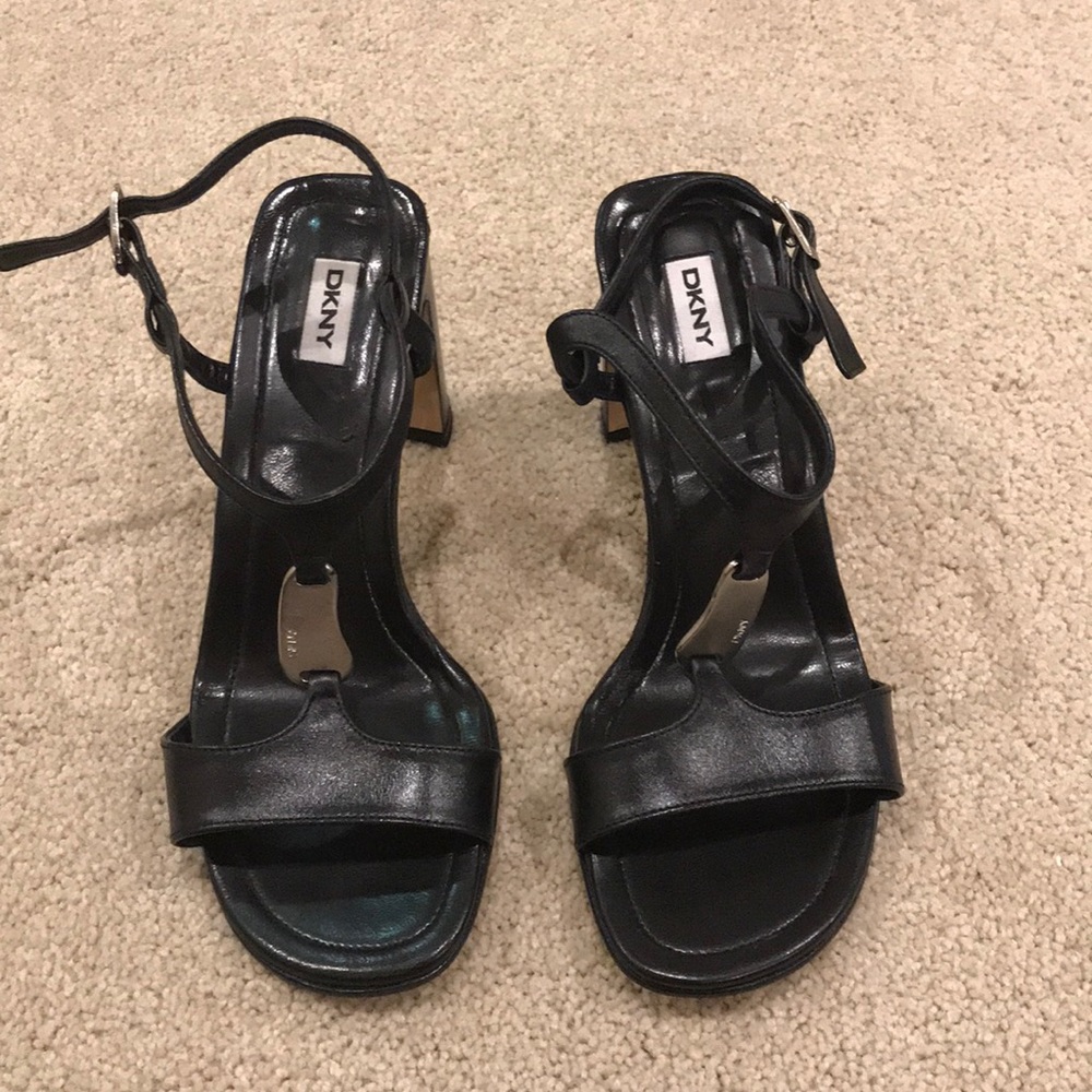 DKNY Ladies Black Sandals